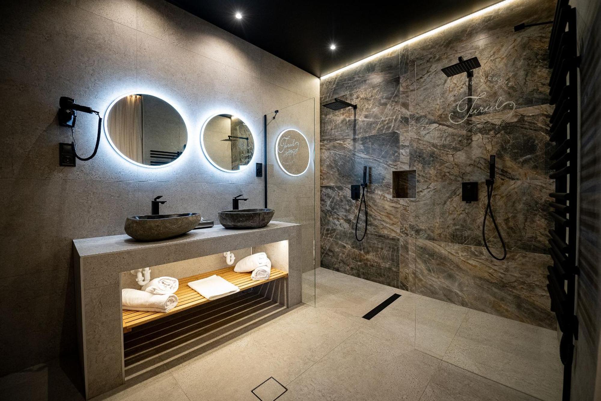Turul Boutique Rooms & Apartment Szarvas Bagian luar foto